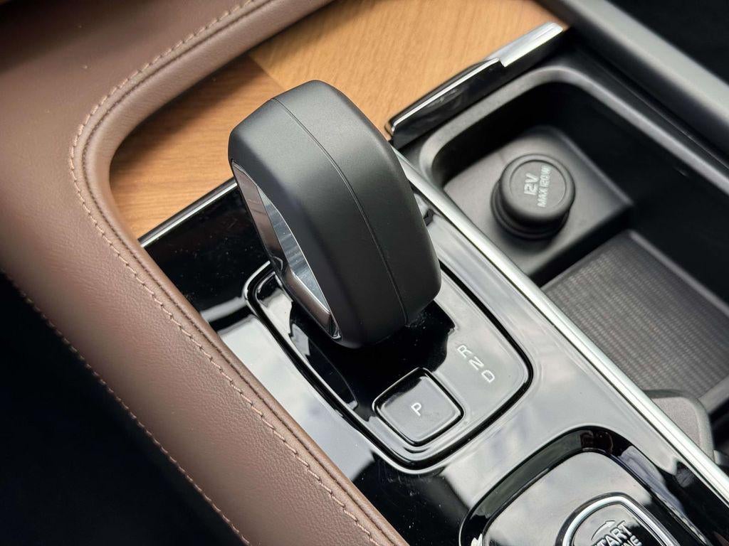 2024 Volvo XC90 B6 Plus Bright Theme 7-Seater