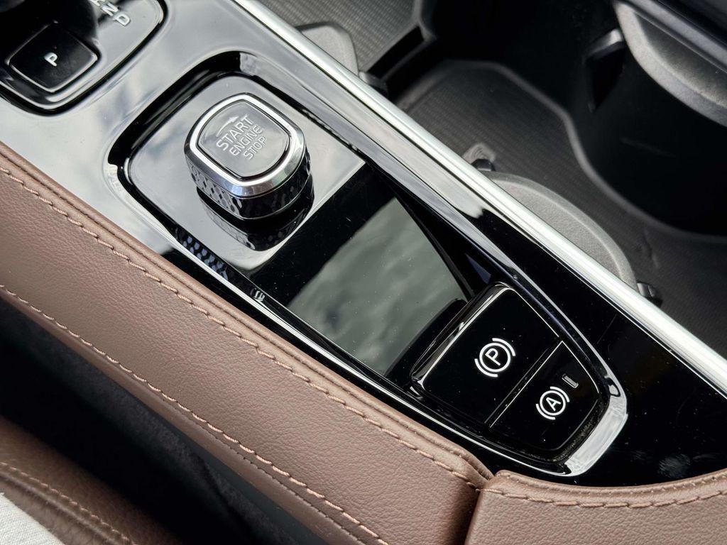 2024 Volvo XC90 B6 Plus Bright Theme 7-Seater
