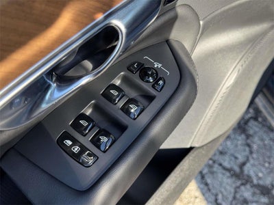 2025 Volvo XC90 B6 Plus 7-Seater