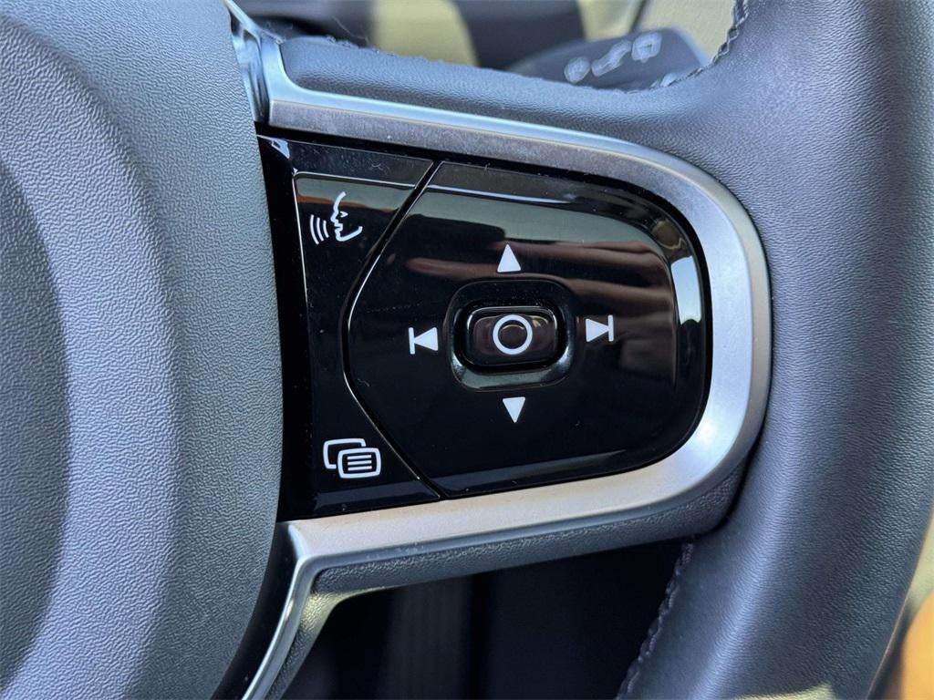 2025 Volvo XC90 B6 Plus 7-Seater