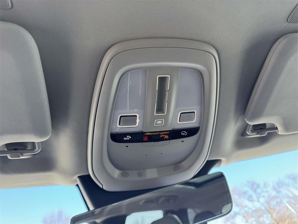 2025 Volvo XC90 B6 Plus 7-Seater