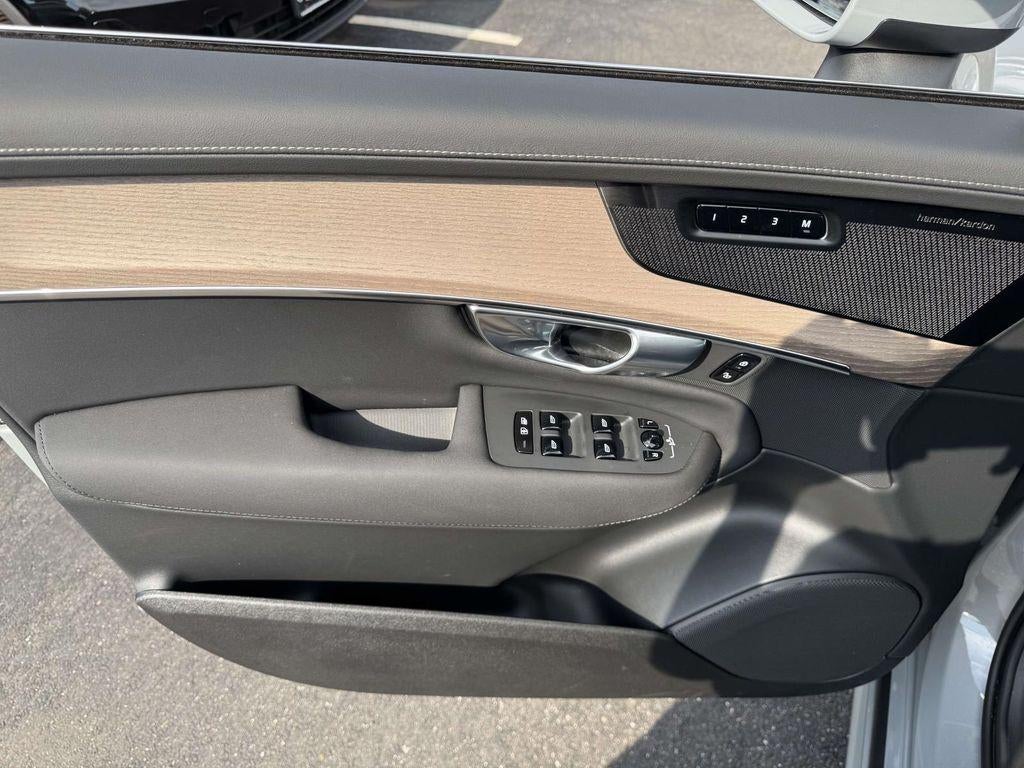 2026 Volvo XC90 Plus, B6 AWD Gas (mild hybrid), Gasoline, Bright, 7 Seats