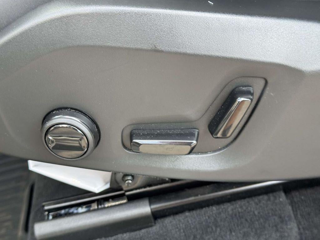2026 Volvo XC90 Plus, B6 AWD Gas (mild hybrid), Gasoline, Bright, 7 Seats