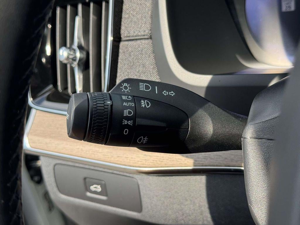 2026 Volvo XC90 Plus, B6 AWD Gas (mild hybrid), Gasoline, Bright, 7 Seats