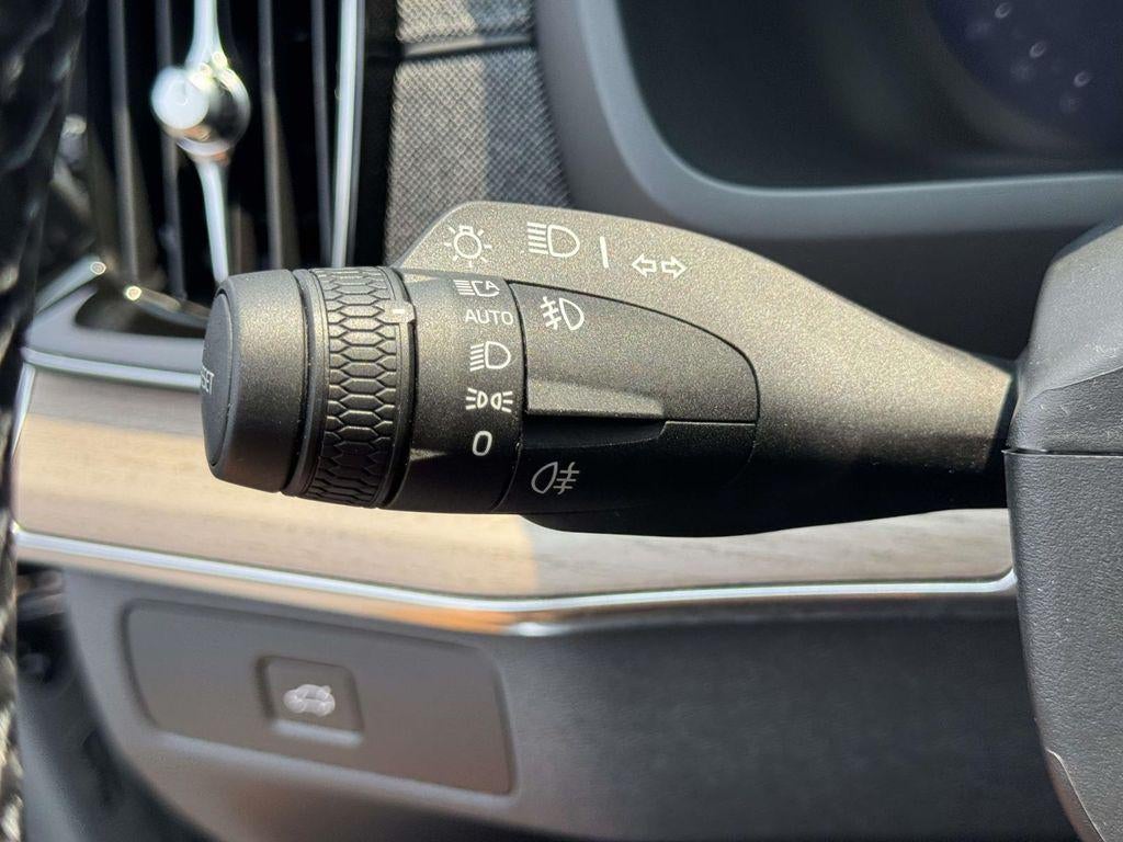 2026 Volvo XC90 Plus, B6 AWD Gas (mild hybrid), Gasoline, Bright, 7 Seats