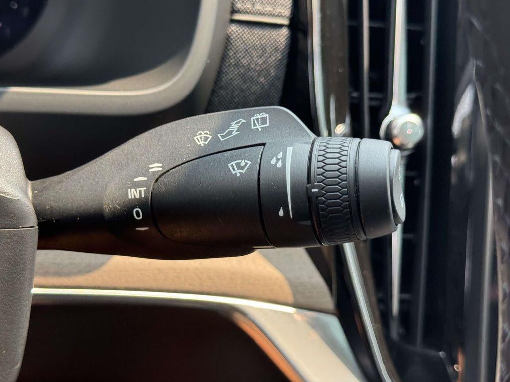 2026 Volvo XC90 Plus, B6 AWD Gas (mild hybrid), Gasoline, Bright, 7 Seats