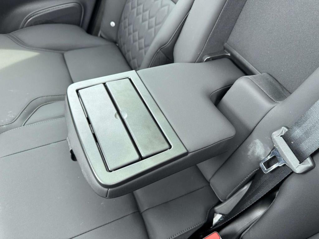 2026 Volvo XC90 Plus, B6 AWD Gas (mild hybrid), Gasoline, Bright, 7 Seats