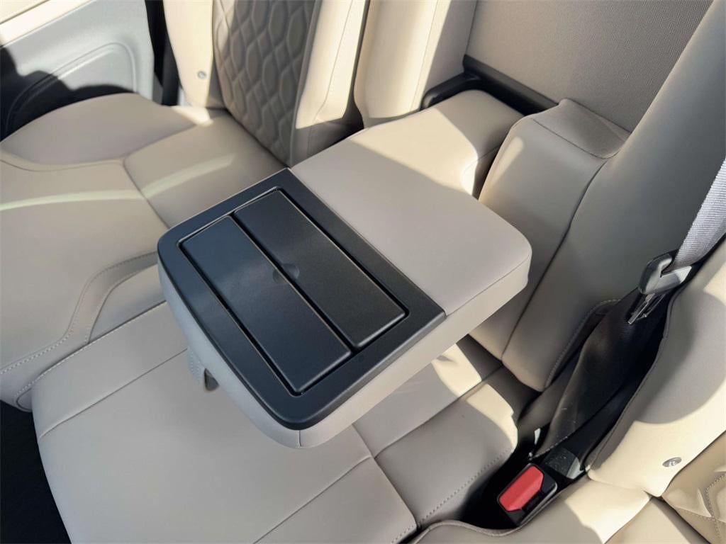 2026 Volvo XC90 Plus, B6 AWD Gas (mild hybrid), Gasoline, Bright, 7 Seats