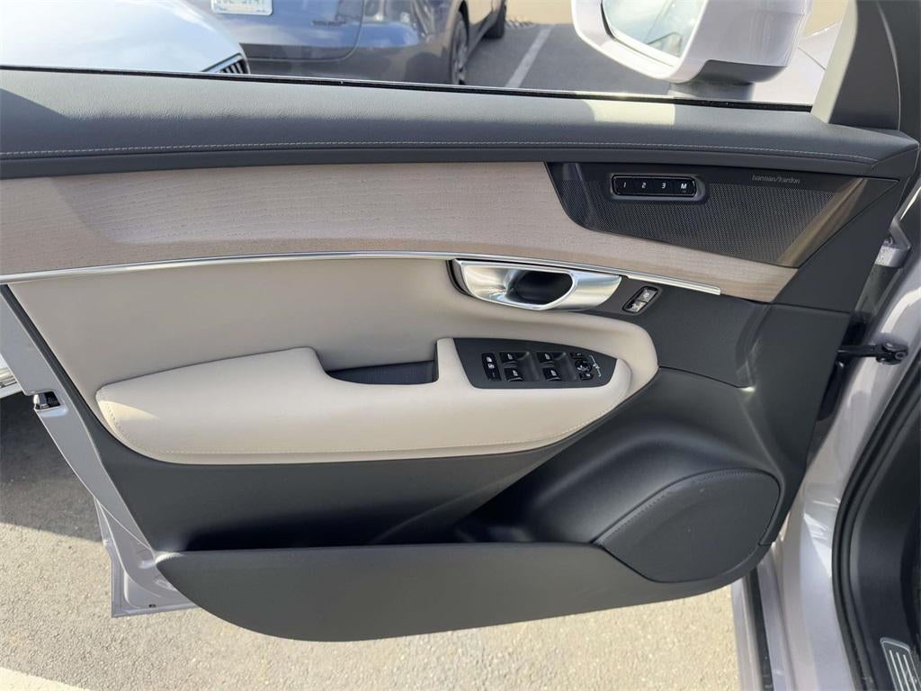 2026 Volvo XC90 Plus, B6 AWD Gas (mild hybrid), Gasoline, Bright, 7 Seats