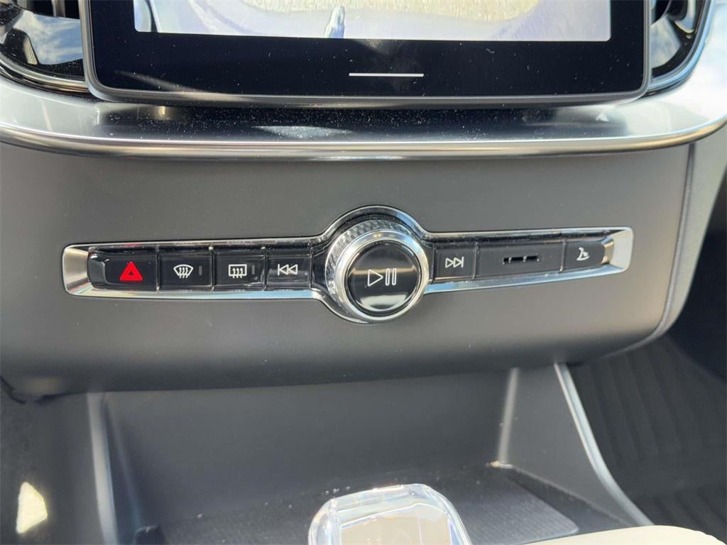 2026 Volvo XC90 Plus, B6 AWD Gas (mild hybrid), Gasoline, Bright, 7 Seats