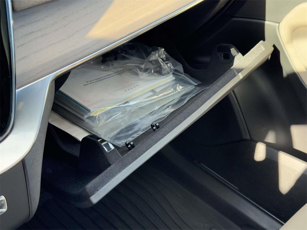 2026 Volvo XC90 Plus, B6 AWD Gas (mild hybrid), Gasoline, Bright, 7 Seats