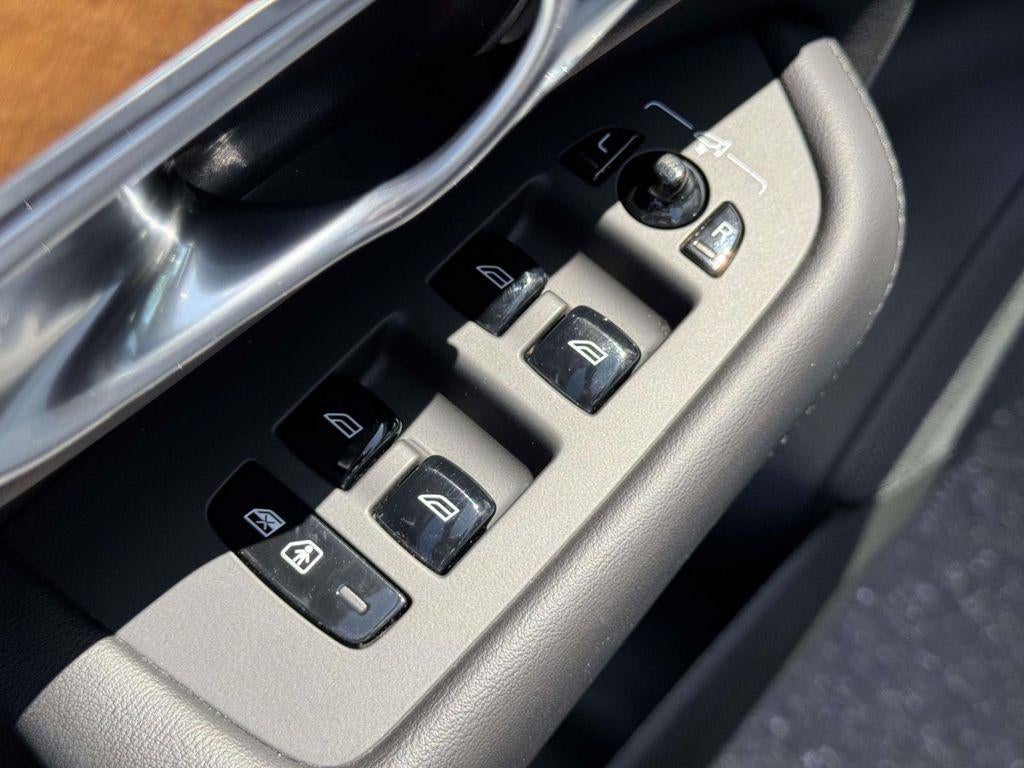 2024 Volvo XC90 B6 Plus Bright Theme 7-Seater