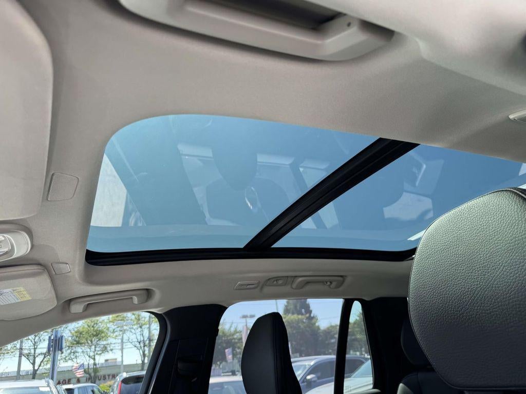 2024 Volvo XC90 B6 Plus Bright Theme 7-Seater