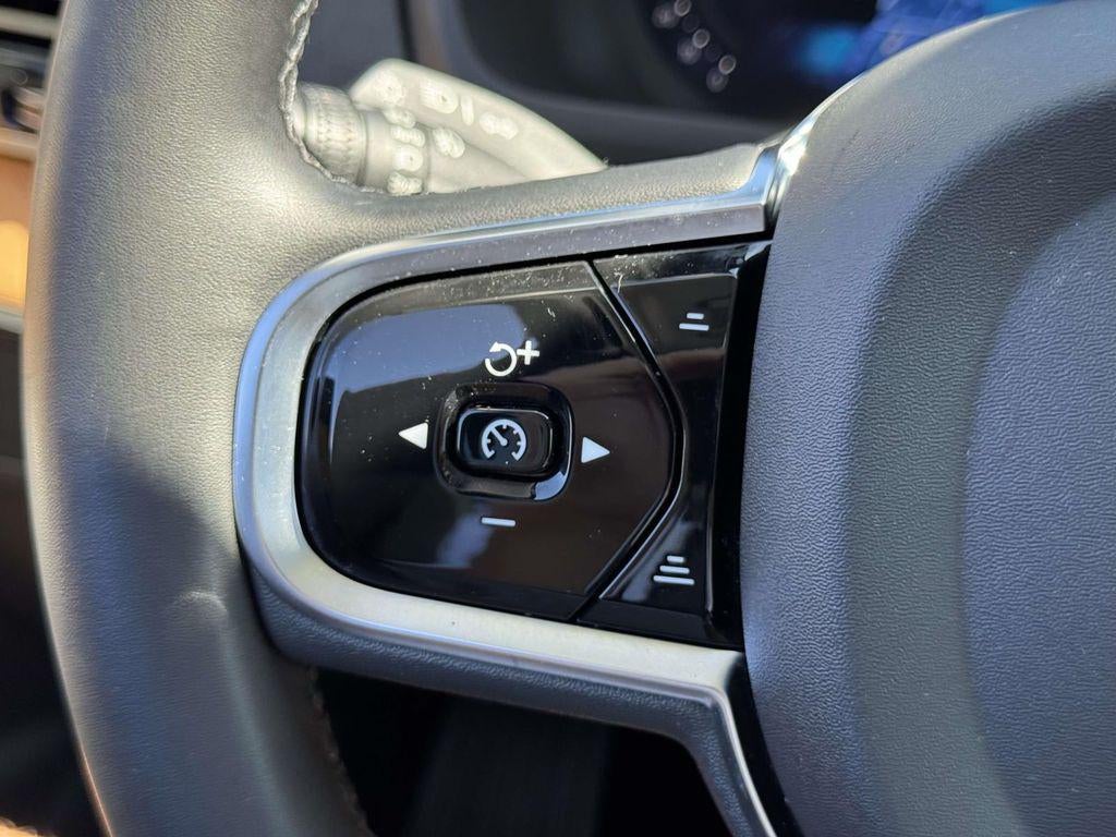 2024 Volvo XC90 B6 Plus Bright Theme 7-Seater
