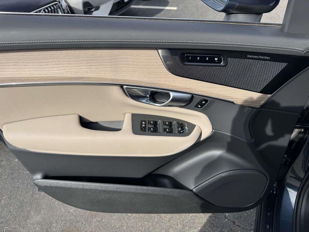 2026 Volvo XC90 Plus, B6 AWD Gas (mild hybrid), Gasoline, Bright, 7 Seats