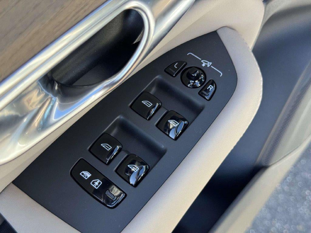 2026 Volvo XC90 Plus, B6 AWD Gas (mild hybrid), Gasoline, Bright, 7 Seats