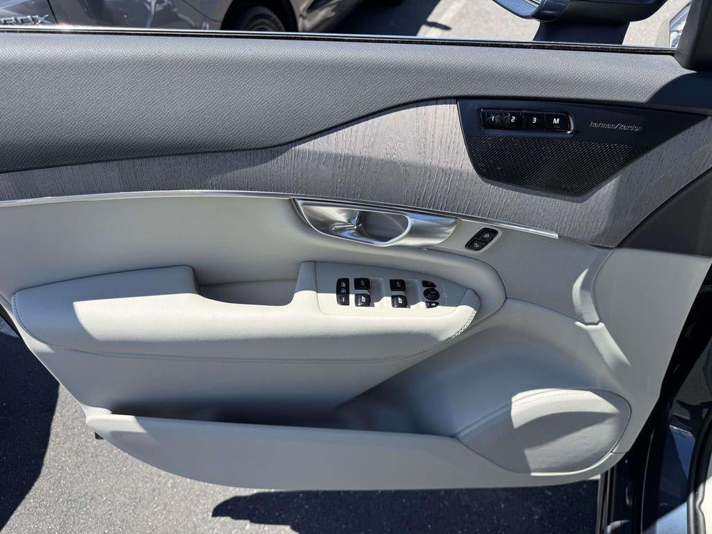 2024 Volvo XC90 B6 Plus Bright Theme 7-Seater
