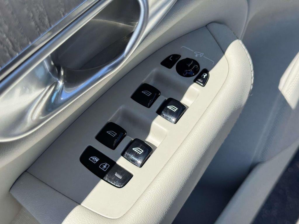 2024 Volvo XC90 B6 Plus Bright Theme 7-Seater