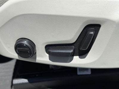 2024 Volvo XC90 B6 Plus Bright Theme 7-Seater