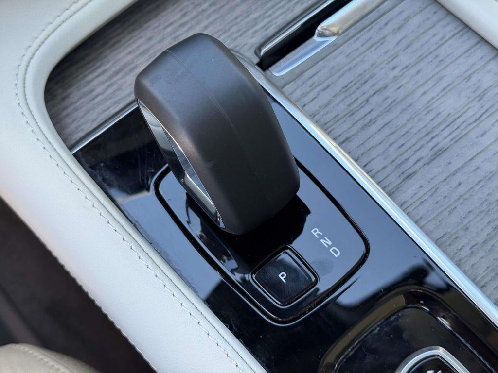 2024 Volvo XC90 B6 Plus Bright Theme 7-Seater