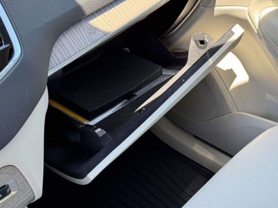 2024 Volvo XC90 B6 Plus Bright Theme 7-Seater