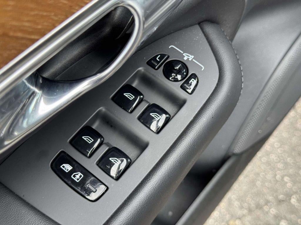 2025 Volvo XC90 B6 Plus 7-Seater