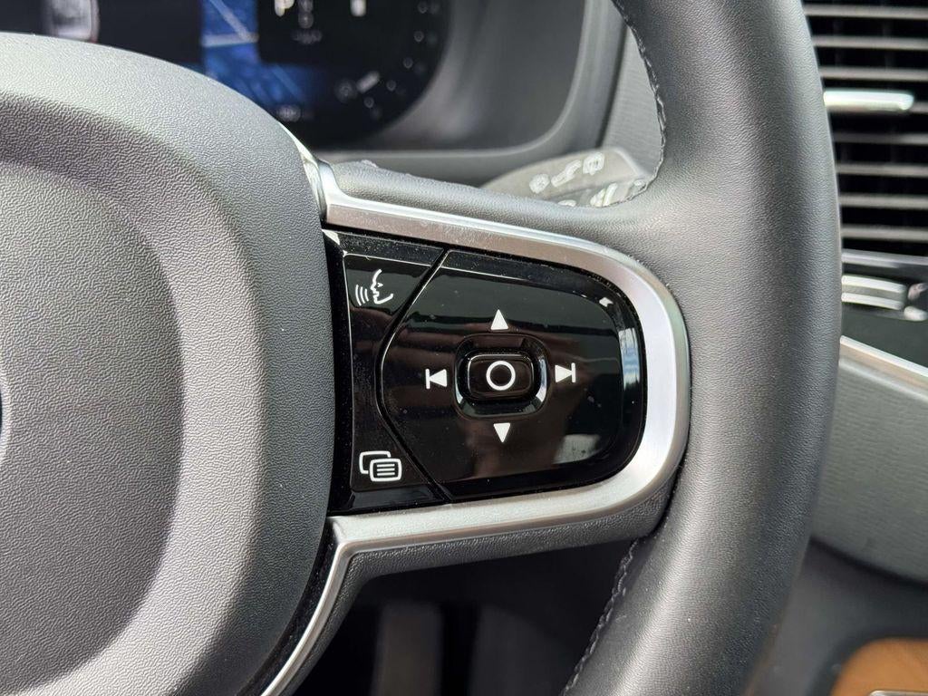 2025 Volvo XC90 B6 Plus 7-Seater