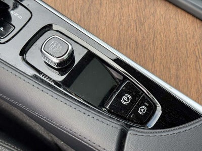 2025 Volvo XC90 B6 Plus 7-Seater