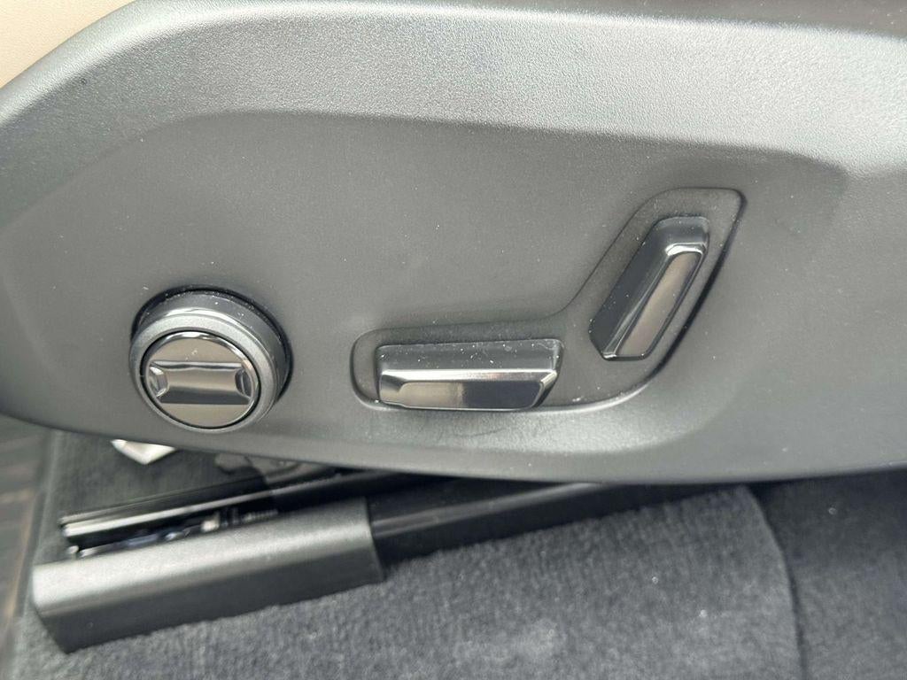 2026 Volvo XC90 Plus, B6 AWD Gas (mild hybrid), Gasoline, Bright, 7 Seats