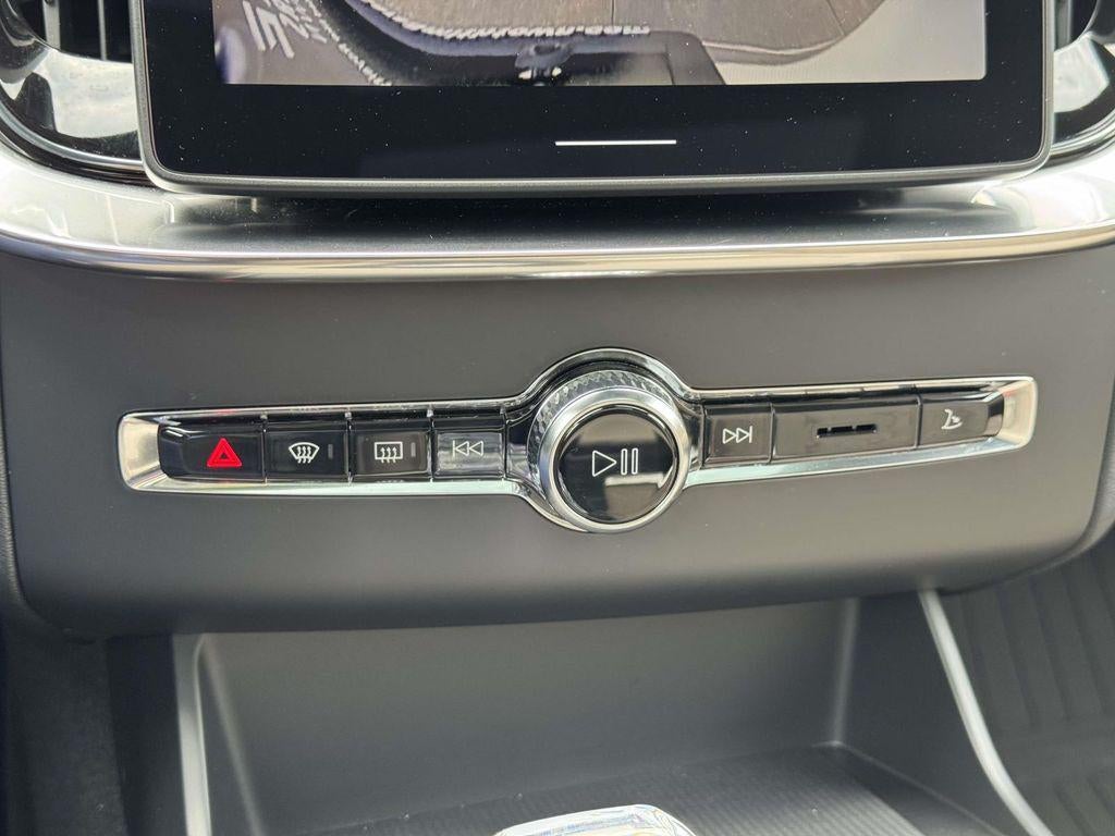 2026 Volvo XC90 Plus, B6 AWD Gas (mild hybrid), Gasoline, Bright, 7 Seats