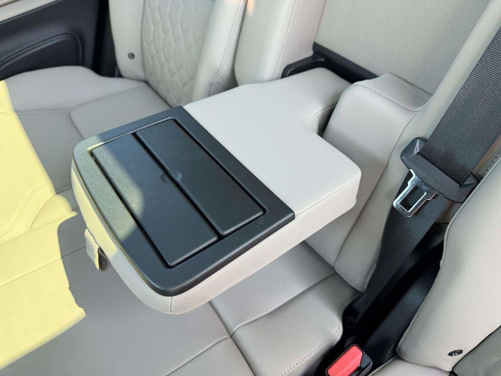 2026 Volvo XC90 Plus, B6 AWD Gas (mild hybrid), Gasoline, Bright, 7 Seats