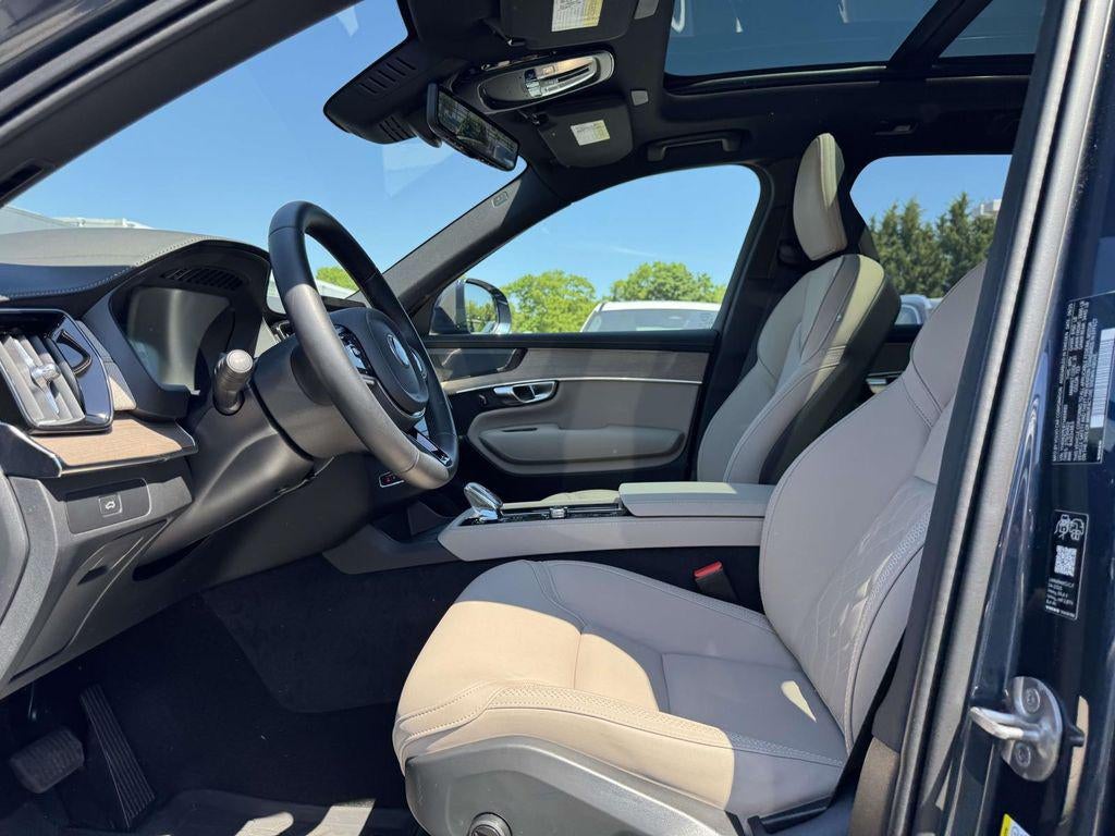 2026 Volvo XC90 Plus, B6 AWD Gas (mild hybrid), Gasoline, Bright, 7 Seats
