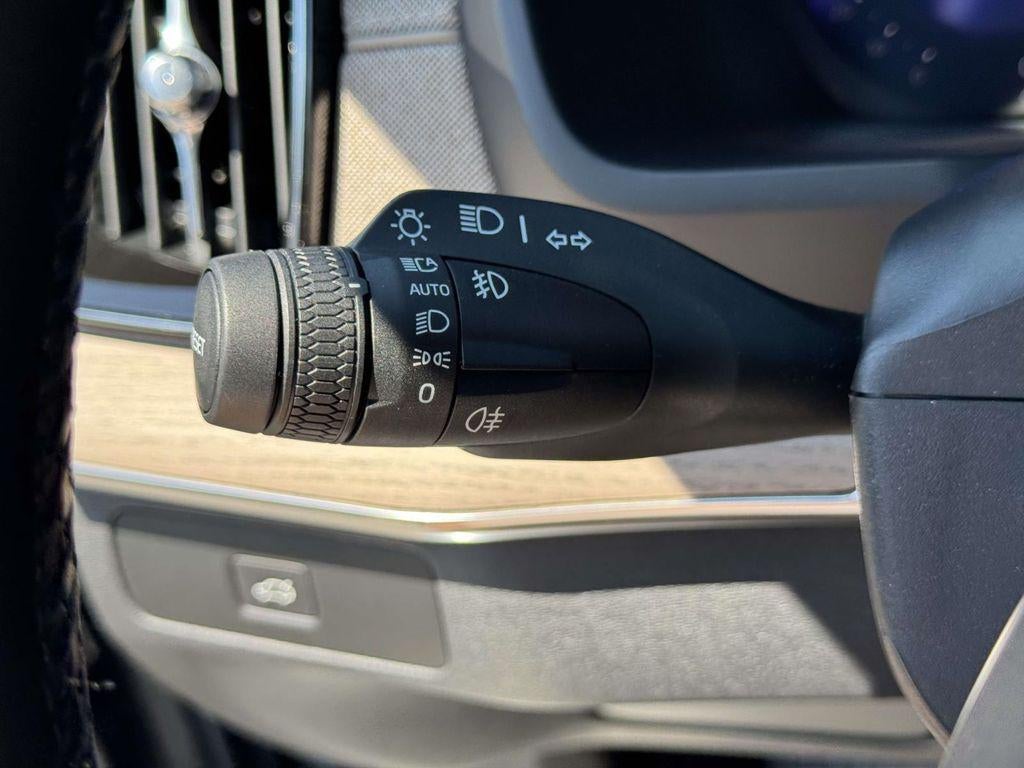 2026 Volvo XC90 Plus, B6 AWD Gas (mild hybrid), Gasoline, Bright, 7 Seats