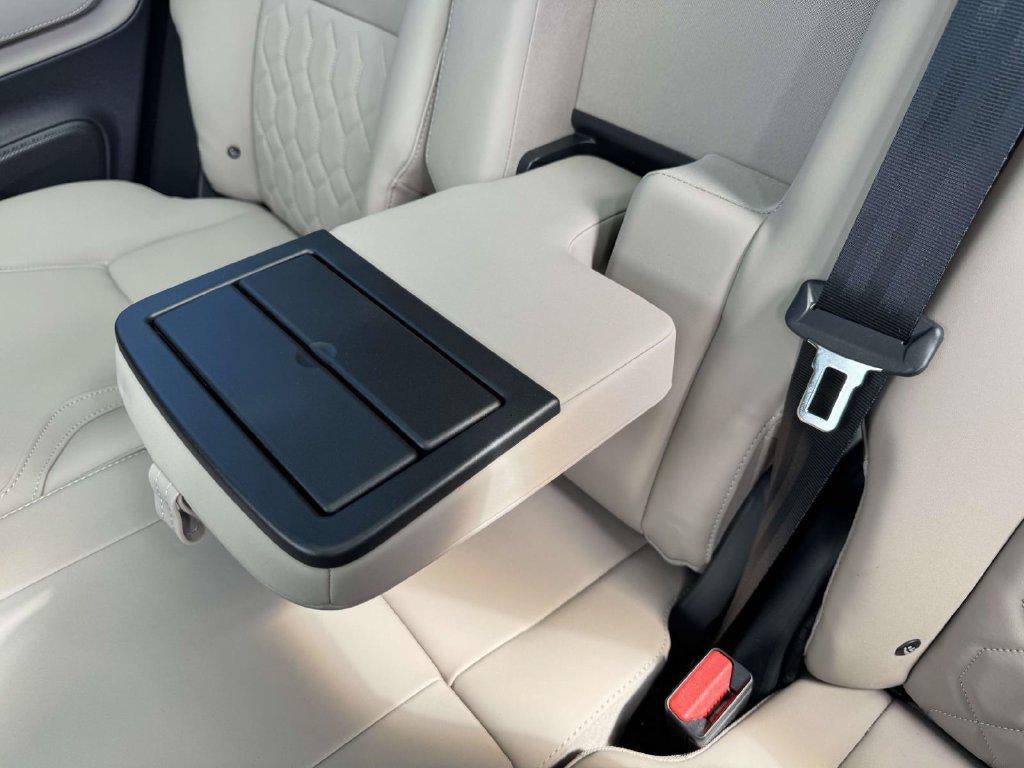 2026 Volvo XC90 Plus, B6 AWD Gas (mild hybrid), Gasoline, Bright, 7 Seats