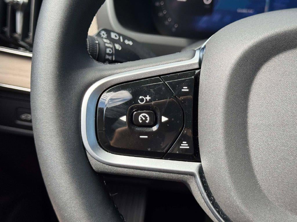 2026 Volvo XC90 Plus, B6 AWD Gas (mild hybrid), Gasoline, Bright, 7 Seats