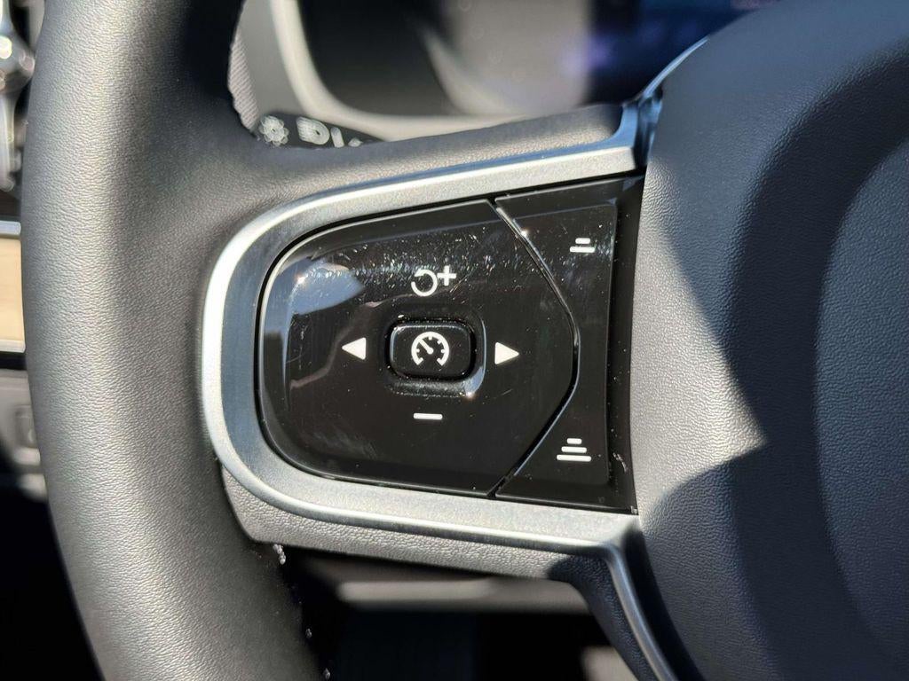 2026 Volvo XC90 Plus, B6 AWD Gas (mild hybrid), Gasoline, Bright, 7 Seats