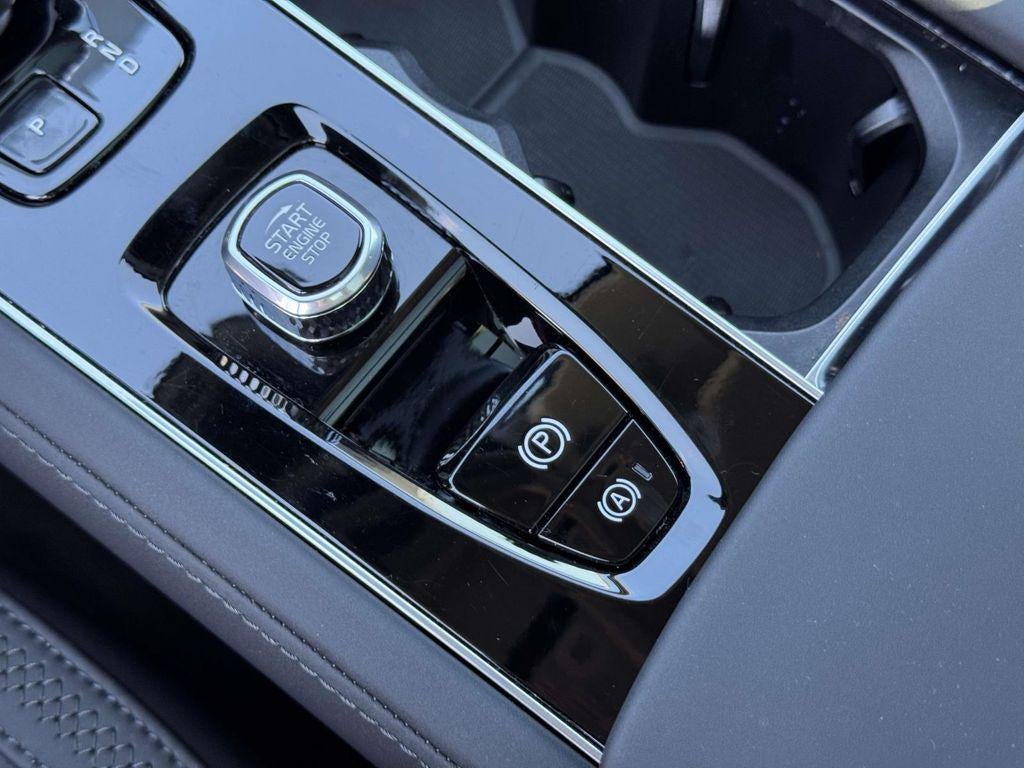 2026 Volvo XC90 Plus, B6 AWD Gas (mild hybrid), Gasoline, Bright, 7 Seats