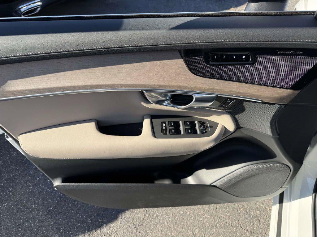 2026 Volvo XC90 Plus, B6 AWD Gas (mild hybrid), Gasoline, Bright, 7 Seats