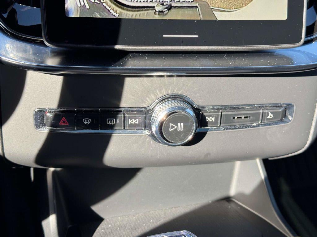 2026 Volvo XC90 Plus, B6 AWD Gas (mild hybrid), Gasoline, Bright, 7 Seats