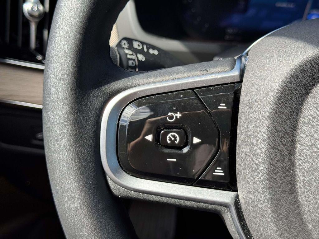 2026 Volvo XC90 Plus, B6 AWD Gas (mild hybrid), Gasoline, Bright, 7 Seats