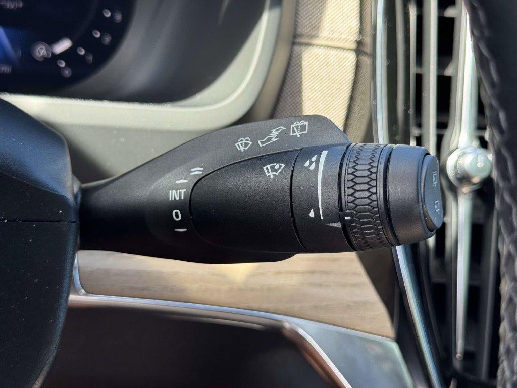 2026 Volvo XC90 Plus, B6 AWD Gas (mild hybrid), Gasoline, Bright, 7 Seats