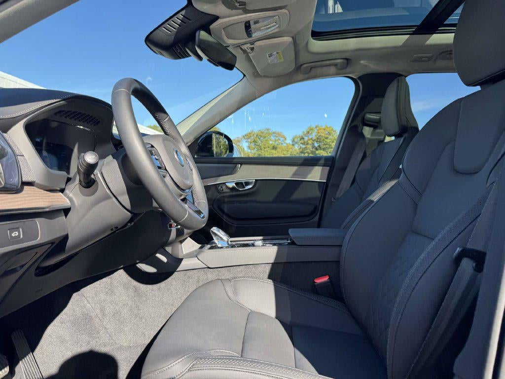 2026 Volvo XC90 Plus, B6 AWD Gas (mild hybrid), Gasoline, Bright, 7 Seats