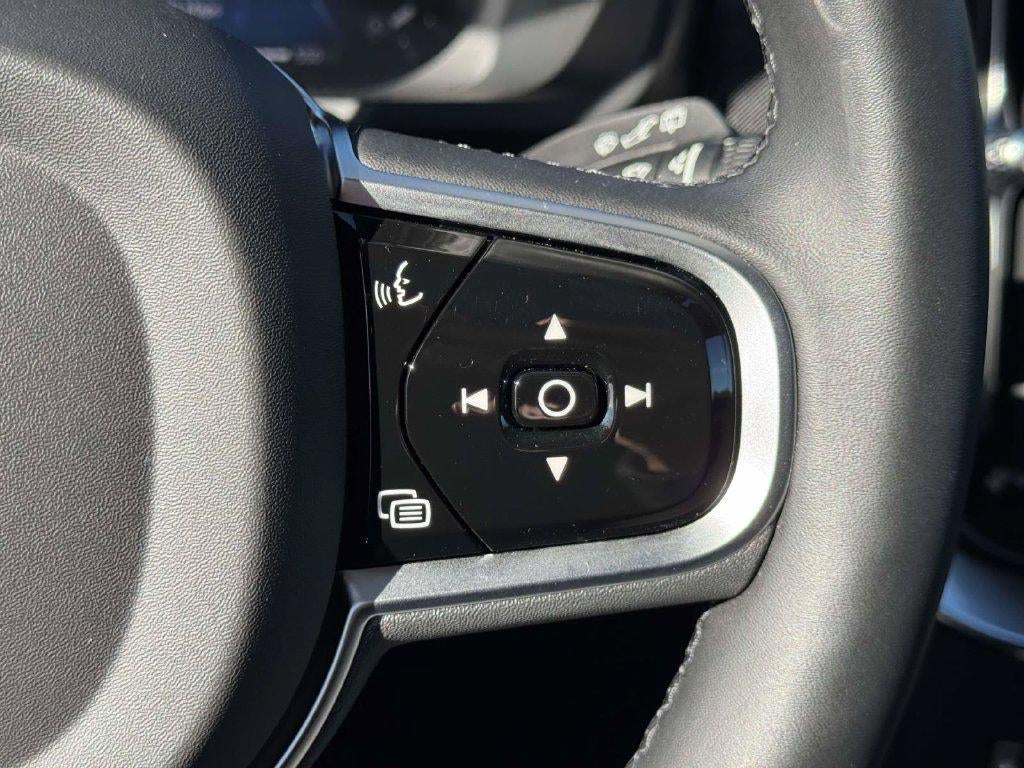 2026 Volvo XC90 Plus, B6 AWD Gas (mild hybrid), Gasoline, Bright, 7 Seats