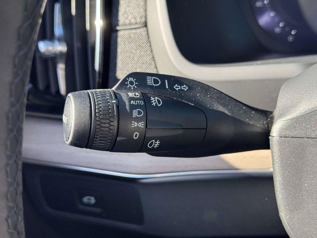 2026 Volvo XC90 Plus, B6 AWD Gas (mild hybrid), Gasoline, Bright, 7 Seats