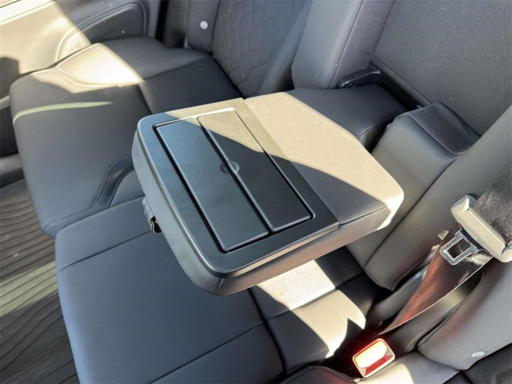 2026 Volvo XC90 Plus, B6 AWD Gas (mild hybrid), Gasoline, Bright, 7 Seats