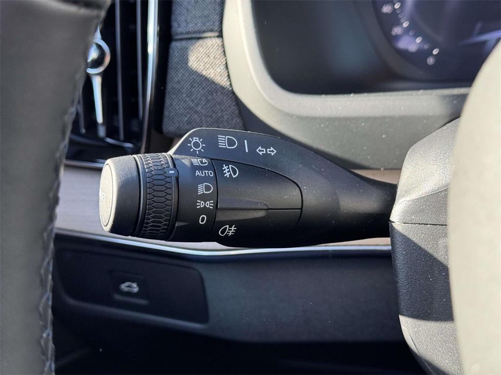 2026 Volvo XC90 Plus, B6 AWD Gas (mild hybrid), Gasoline, Bright, 7 Seats