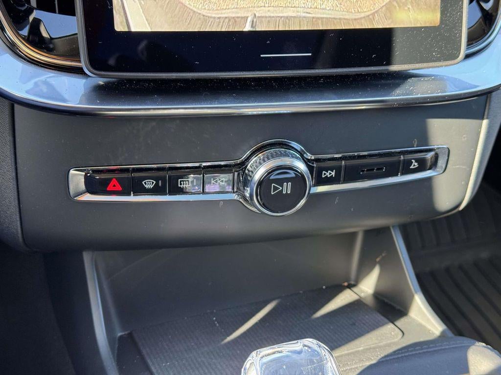 2026 Volvo XC90 Plus, B6 AWD Gas (mild hybrid), Gasoline, Bright, 7 Seats