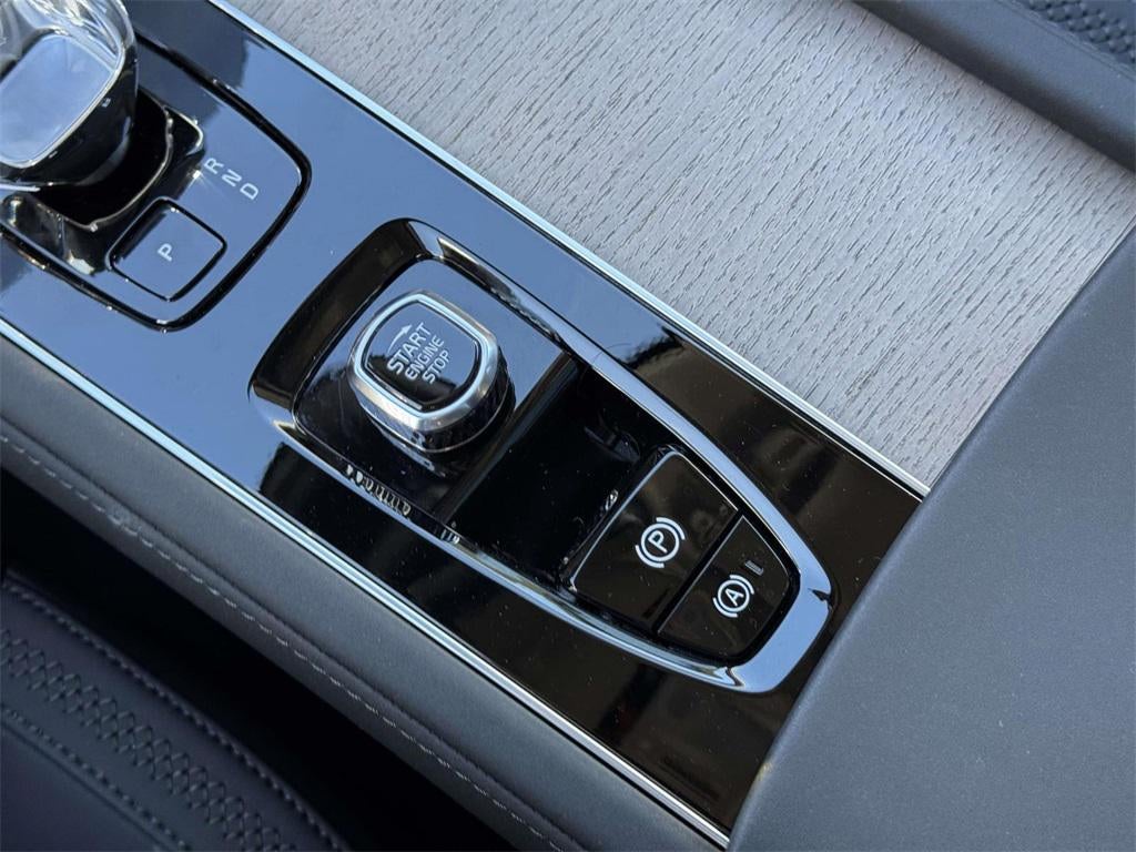 2026 Volvo XC90 Plus, B6 AWD Gas (mild hybrid), Gasoline, Bright, 7 Seats