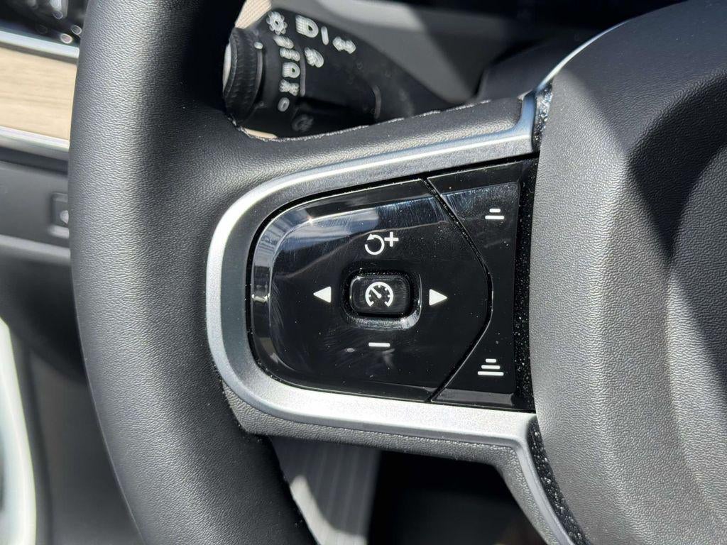 2026 Volvo XC90 Plus, B6 AWD Gas (mild hybrid), Gasoline, Bright, 7 Seats