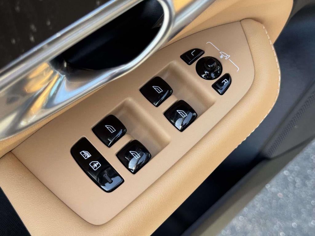 2024 Volvo XC90 B6 Ultimate Bright Theme 7-Seater